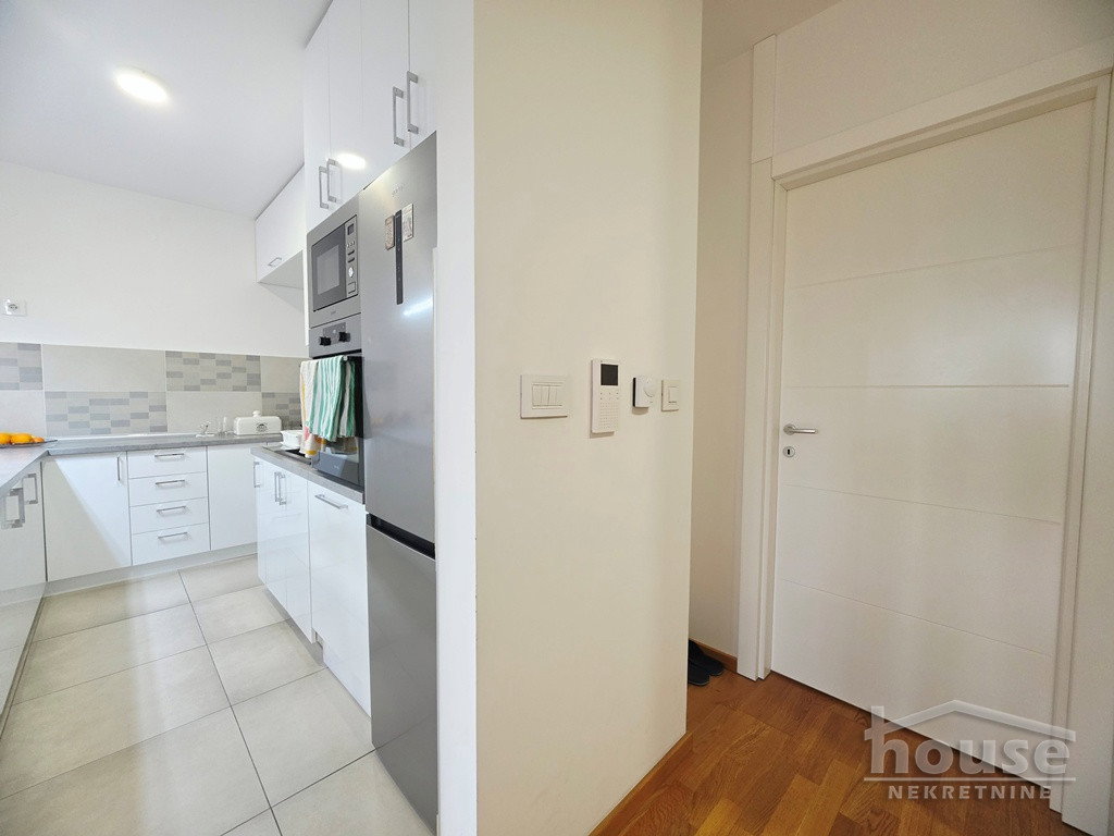 Dvoiposoban stan na prodaju, Bulevar Patrijarha Pavla, Novi Sad, 82m², 230.000 €