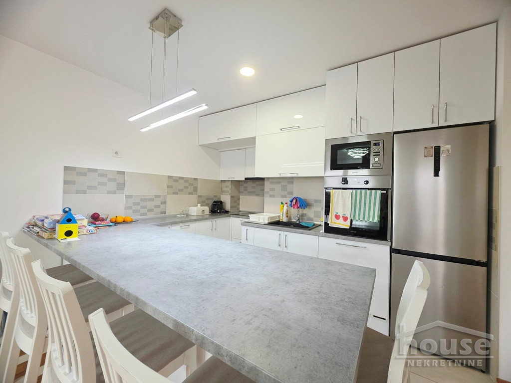 Stan Prodaja Novi Sad  82 m2