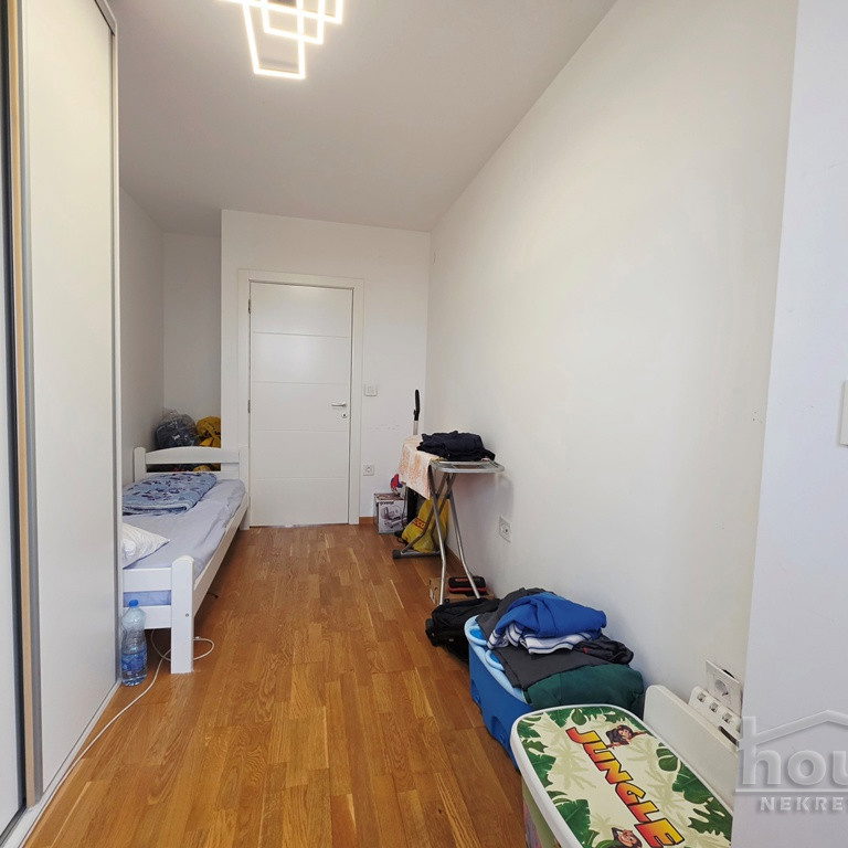 Dvoiposoban stan na prodaju, Bulevar Patrijarha Pavla, Novi Sad, 82m², 230.000 €