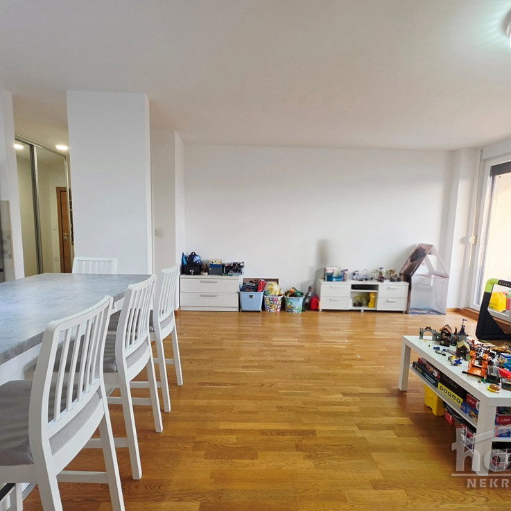 Stan Prodaja Novi Sad  82 m2