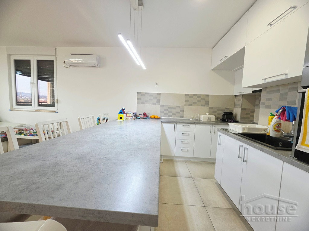 Stan Prodaja Novi Sad  82 m2