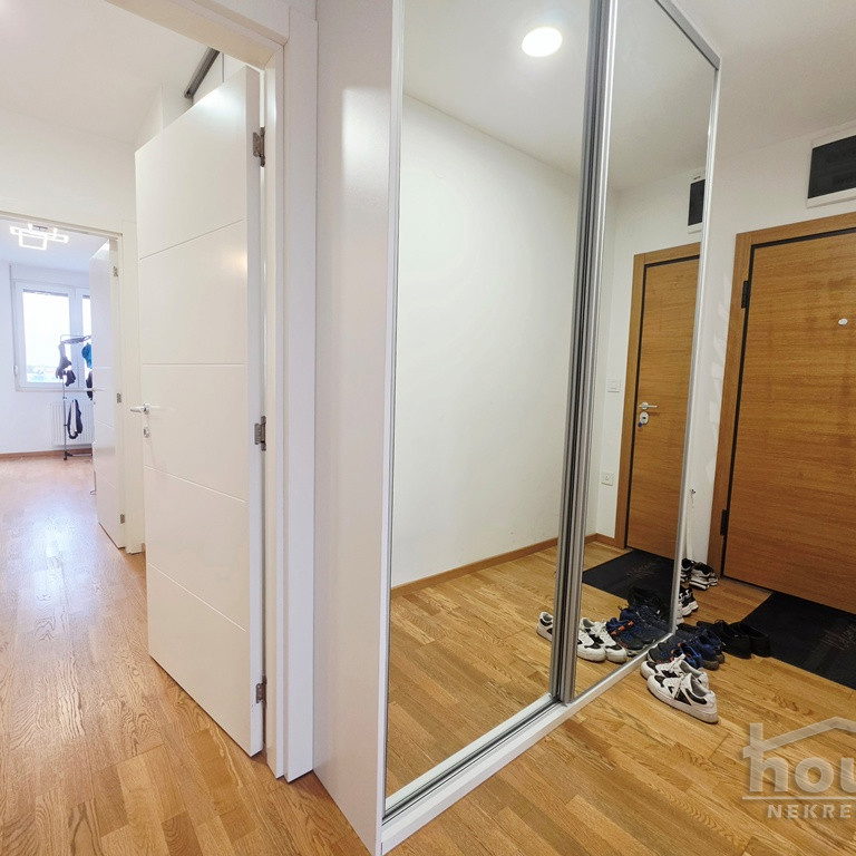Dvoiposoban stan na prodaju, Bulevar Patrijarha Pavla, Novi Sad, 82m², 230.000 €