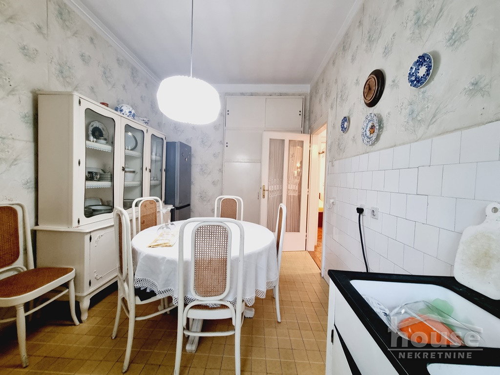 stanovi-2-5-re-centar-1061938-pybyf Dvoiposoban stan na prodaju, Centar, Novi Sad, 61m², 3. sprat, 200.000 €