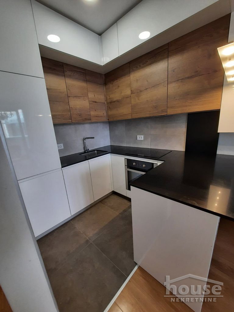 stanovi-2-5-re-centar-1063737-01shq Dvoiposoban stan na prodaju, Centar, Novi Sad, 49m², 1. sprat, 250.000 €