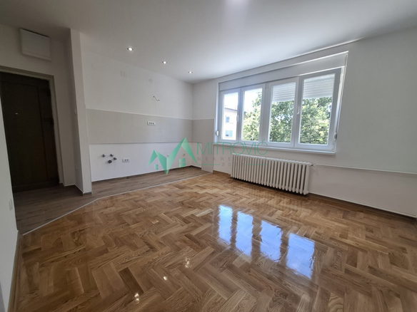 Stan Prodaja Novi Sad  49 m2