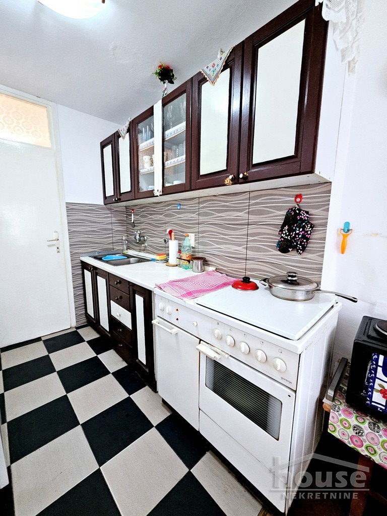 Trosoban stan na prodaju, Novo Naselje, Novi Sad, 69m², 168.000 €