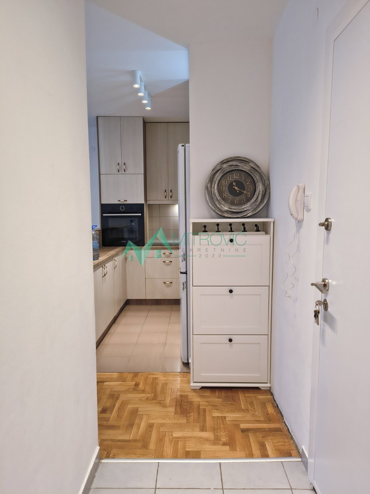 stanovi-2-5-re-novo-naselje-ns-1004305-cu7as Dvoiposoban stan na prodaju, Novo Naselje, Novi Sad, 64m², 204.000 €