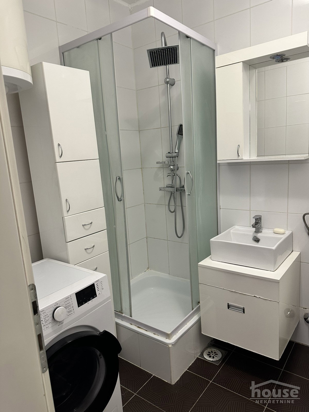 Dvoiposoban stan na prodaju, Sajmište, Novi Sad, 43m², 4. sprat, 130.000 €