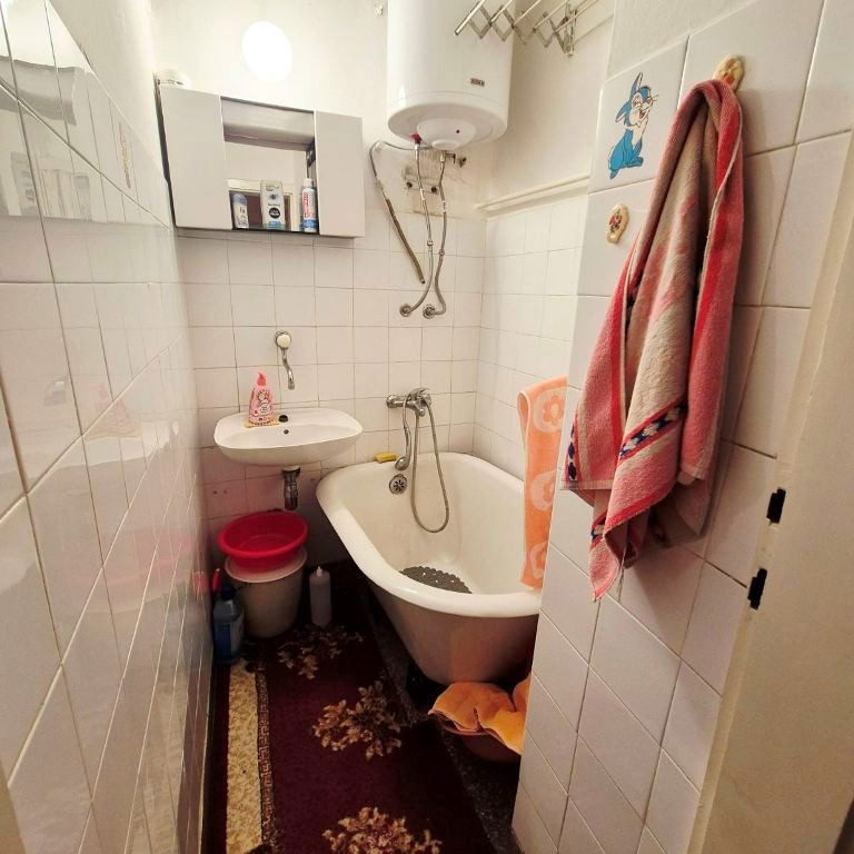 Dvoiposoban stan na prodaju, Železnička Stanica, Novi Sad, 61m², 2. sprat, 155.000 €