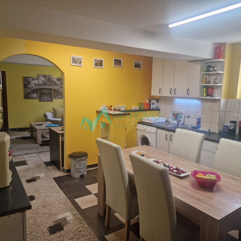 Dvoiposoban stan na prodaju, Adamovićevo Naselje, Novi Sad, 68m², 112.800 €