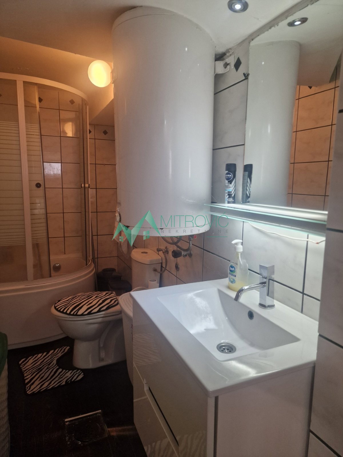 stanovi-2-5-su-adamoviCevo-naselje-1002904-l2t4s Dvoiposoban stan na prodaju, Adamovićevo Naselje, Novi Sad, 68m², 112.800 €