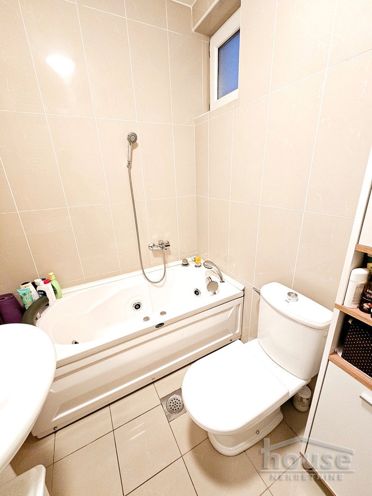 Dvosoban stan na prodaju, Nova Detelinara, Novi Sad, 54m², 5. sprat, 129.500 €
