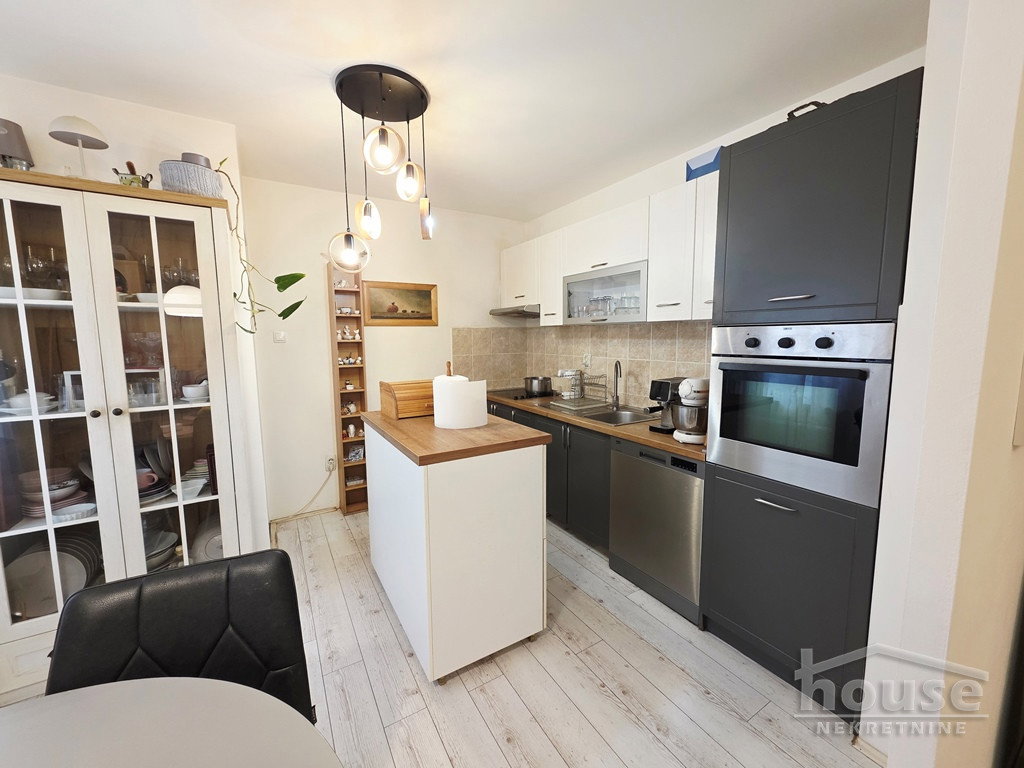 Stan Prodaja Novi Sad  57 m2