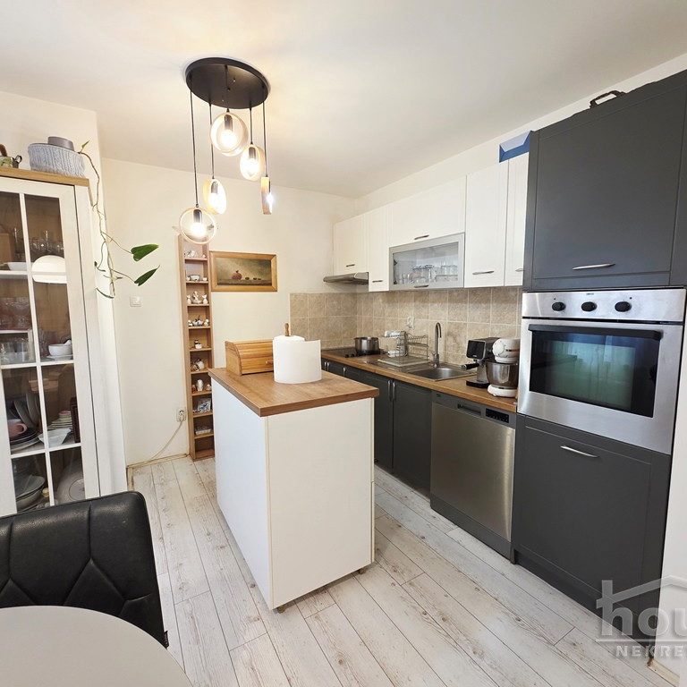 Stan Prodaja Novi Sad  57 m2