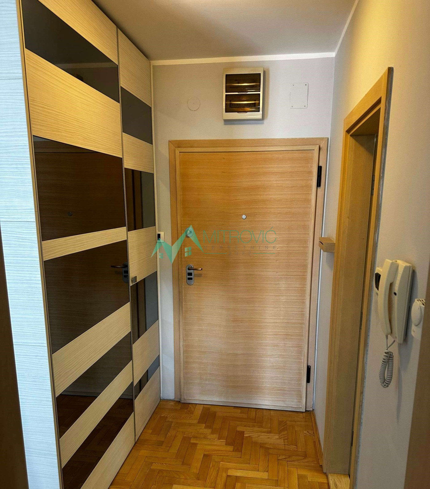 stanovi-2-re-adamoviCevo-naselje-1004189-kvqrs Dvosoban stan na prodaju, Adamovićevo Naselje, Novi Sad, 42m², 142.140 €