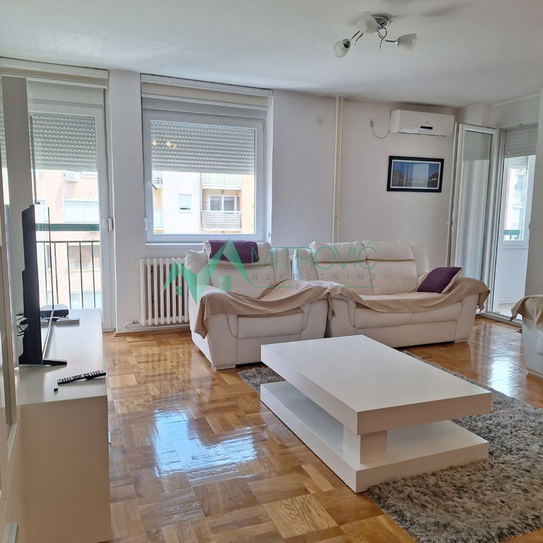 Stan Prodaja Novi Sad  64 m2
