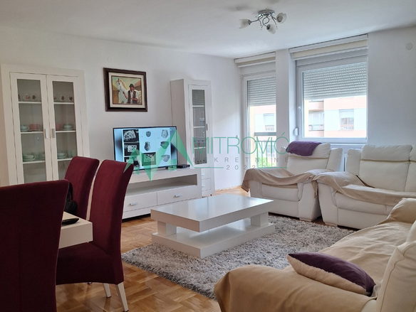 Stan Prodaja Novi Sad  64 m2
