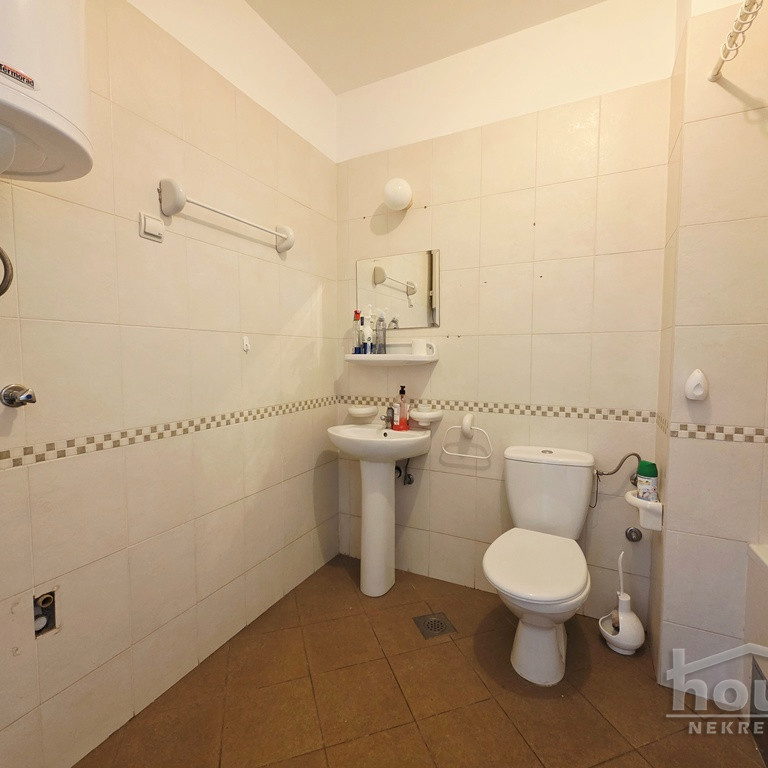 Dvosoban stan na prodaju, Bulevar Oslobođenja, Novi Sad, 46m², 2. sprat, 143.000 €