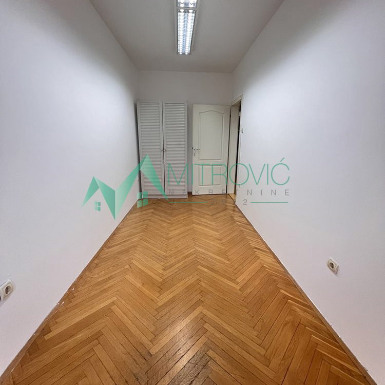 Dvosoban stan na prodaju, Bulevar Oslobođenja, Novi Sad, 46m², 146.260 €