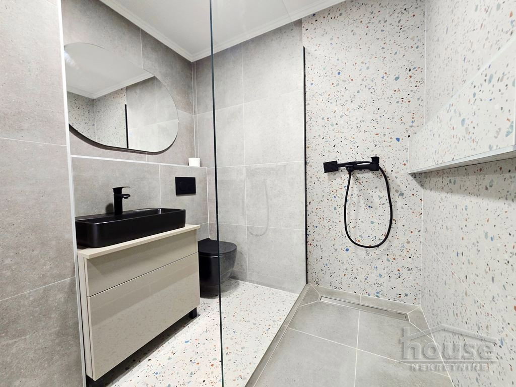 Dvosoban stan na prodaju, Cara Dušana, Novi Sad, 55m², 156.750 €