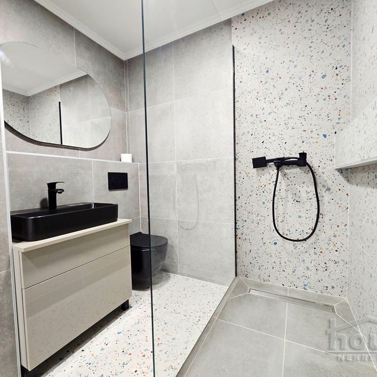 Dvosoban stan na prodaju, Cara Dušana, Novi Sad, 55m², 156.750 €