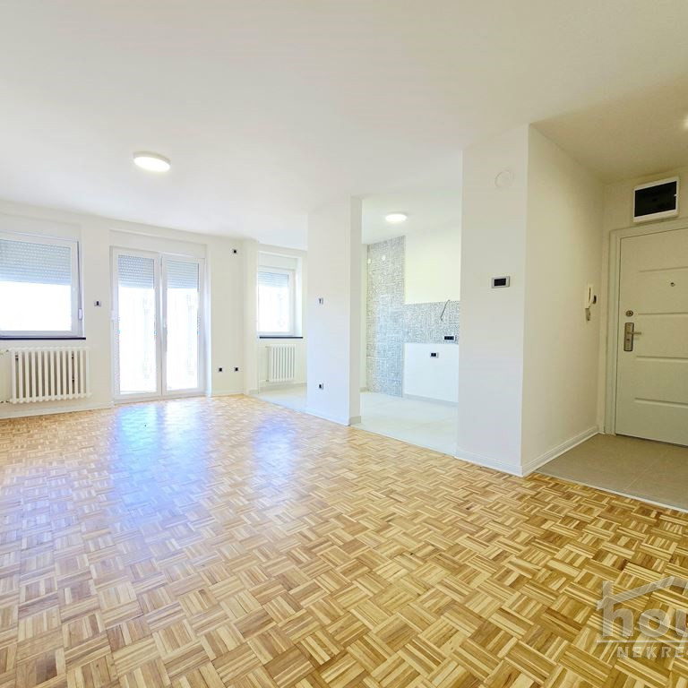 Dvosoban stan na prodaju, Cara Dušana, Novi Sad, 55m², 156.750 €