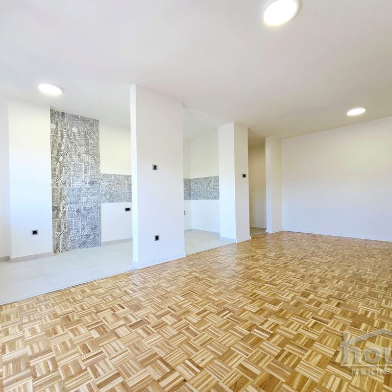 Dvosoban stan na prodaju, Cara Dušana, Novi Sad, 55m², 156.750 €