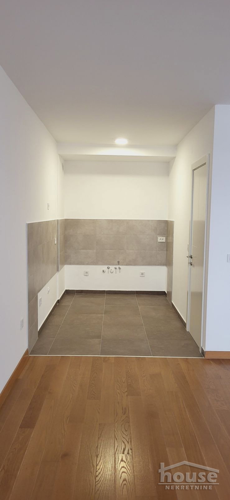 stanovi-2-re-centar-1098760-pjfay Dvosoban stan na prodaju, Centar, Novi Sad, 50m², 2. sprat, 235.870 €