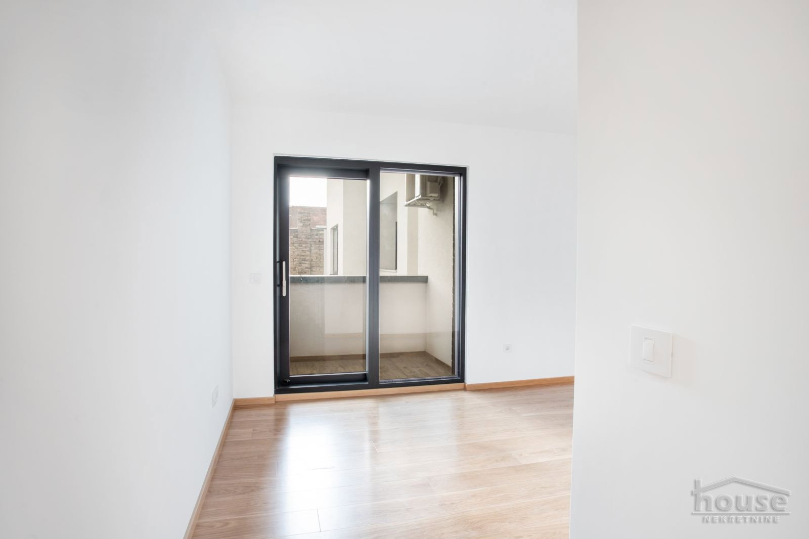 stanovi-2-re-centar-1098760-skuiv Dvosoban stan na prodaju, Centar, Novi Sad, 50m², 2. sprat, 235.870 €