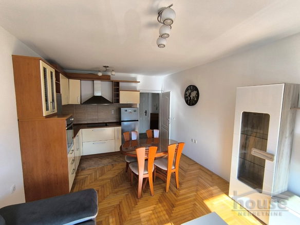 Stan Prodaja Novi Sad  50 m2