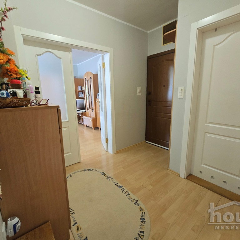 Dvosoban stan na prodaju, Lipov Gaj, Novi Sad, 69m², 150.000 €