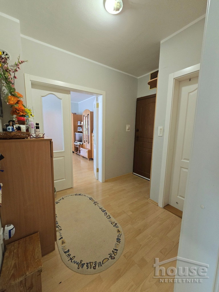 Dvosoban stan na prodaju, Lipov Gaj, Novi Sad, 69m², 150.000 €