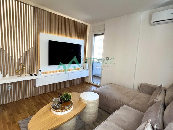 Stan Prodaja Novi Sad  50 m2