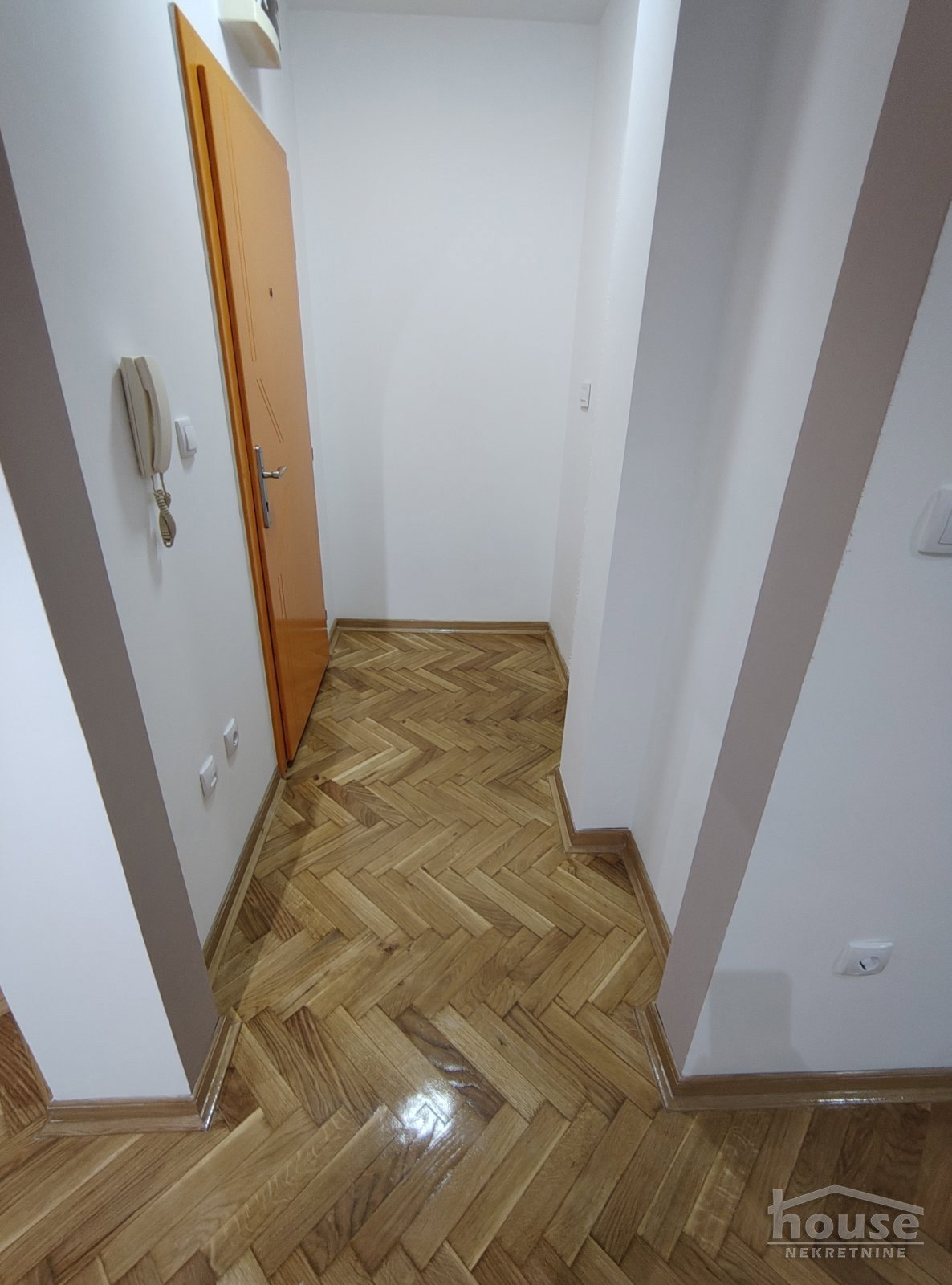 Stan Prodaja Novi Sad  40 m2