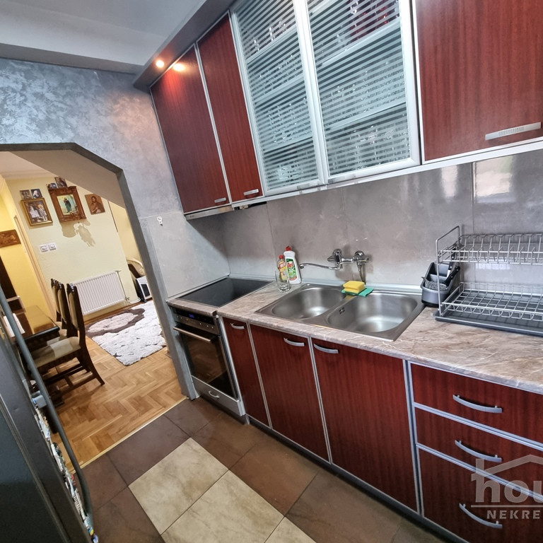 Stan Prodaja Novi Sad  77 m2