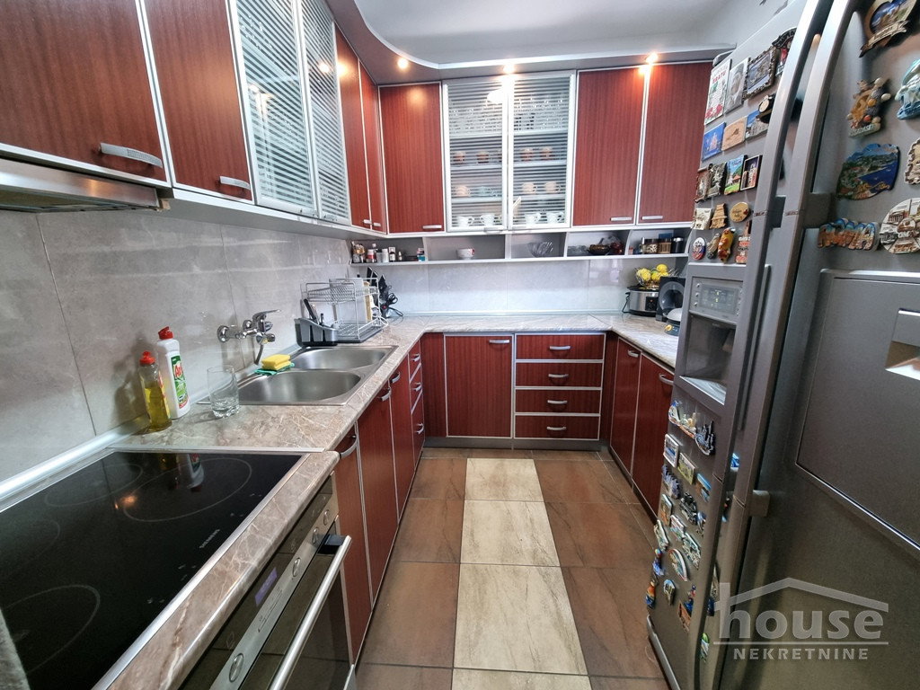 Stan Prodaja Novi Sad  77 m2