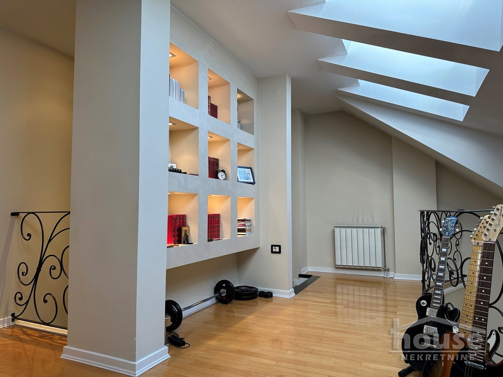 stanovi-3-5-dx-grbavica-1100031-ek9xl Troiposoban stan na prodaju, Grbavica, Novi Sad, 134m², 5. sprat, 385.000 €