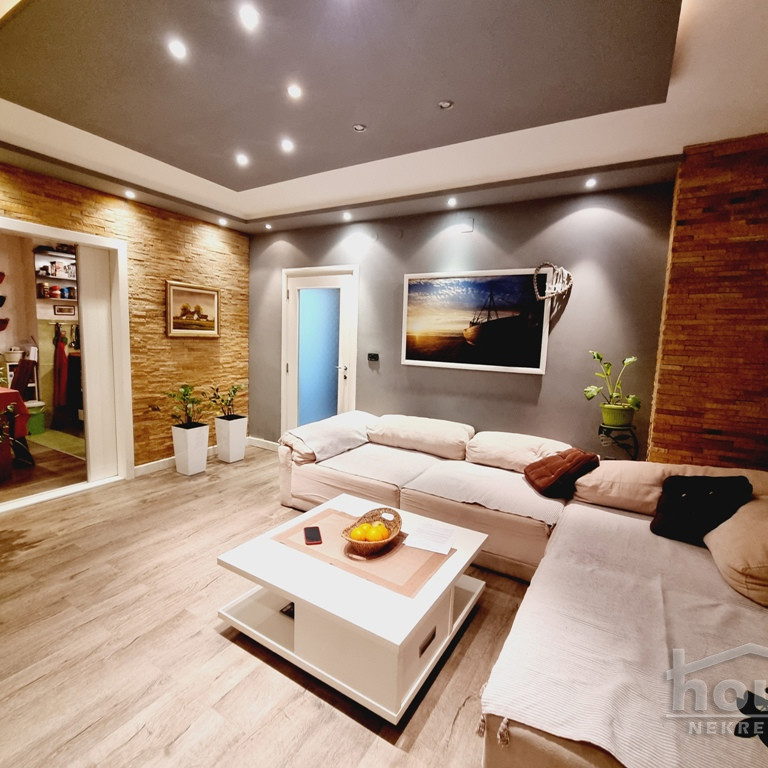 Stan Prodaja Novi Sad  81 m2