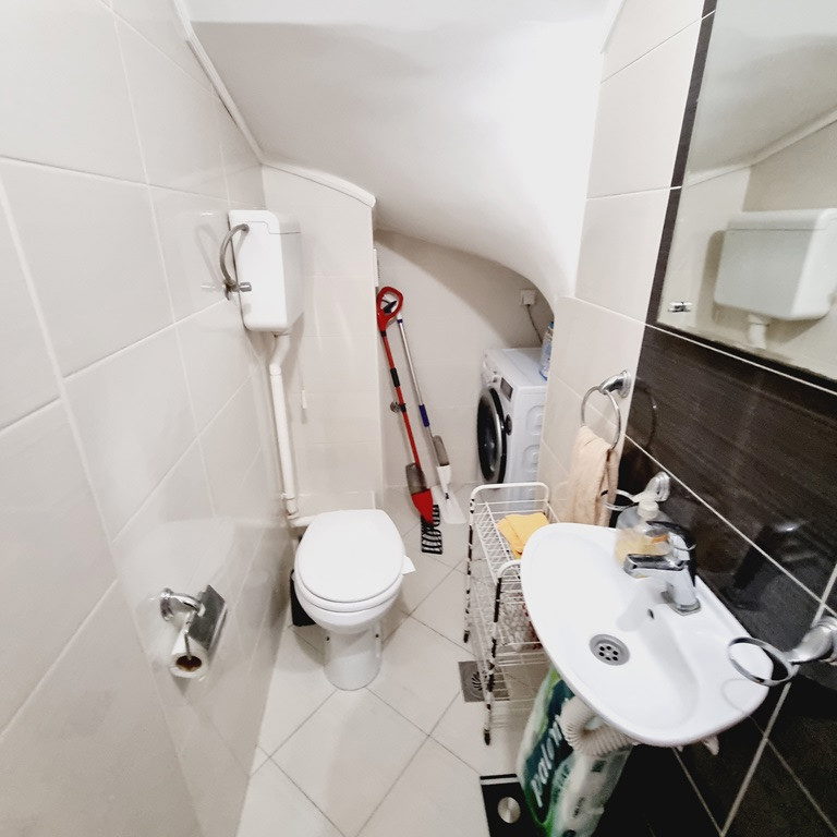Troiposoban stan na prodaju, Socijalno, Novi Sad, 80m², 3. sprat, 236.900 €