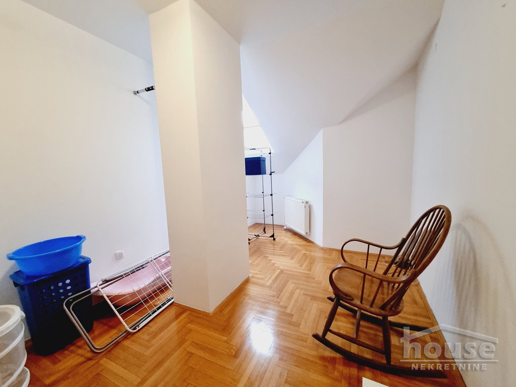 Troiposoban stan na prodaju, Socijalno, Novi Sad, 80m², 3. sprat, 236.900 €