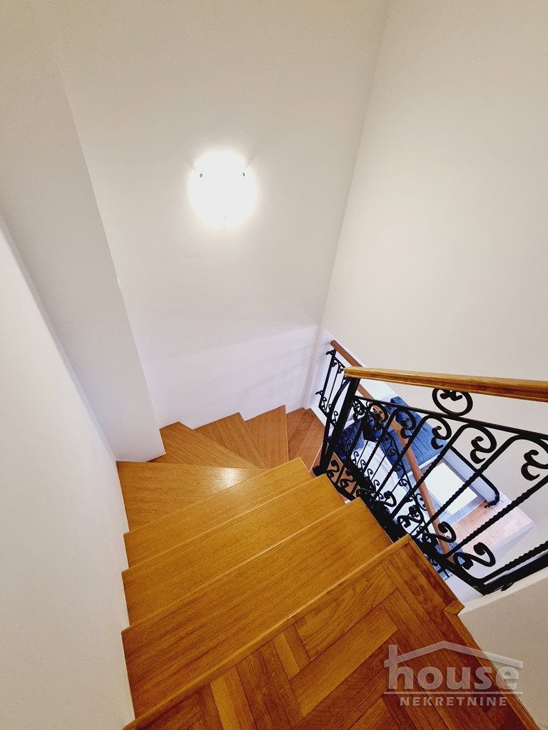 Troiposoban stan na prodaju, Socijalno, Novi Sad, 80m², 3. sprat, 236.900 €