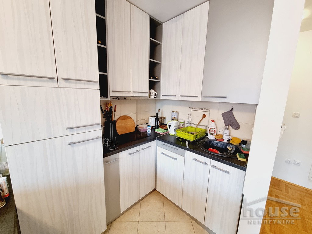 Stan Prodaja Novi Sad  80 m2