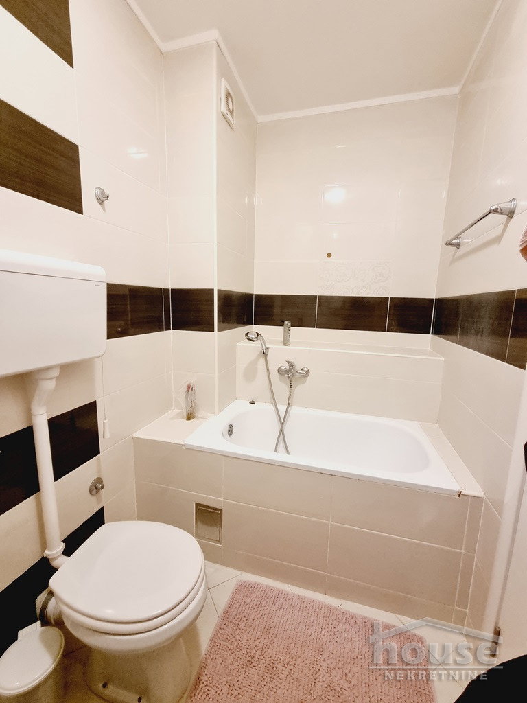 Troiposoban stan na prodaju, Socijalno, Novi Sad, 80m², 3. sprat, 236.900 €
