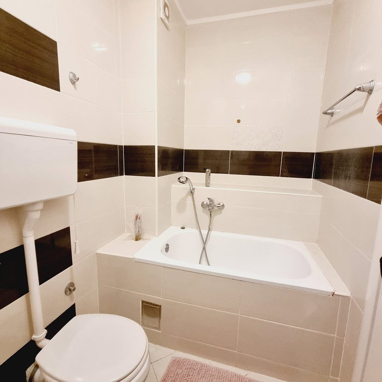 Troiposoban stan na prodaju, Socijalno, Novi Sad, 80m², 3. sprat, 236.900 €