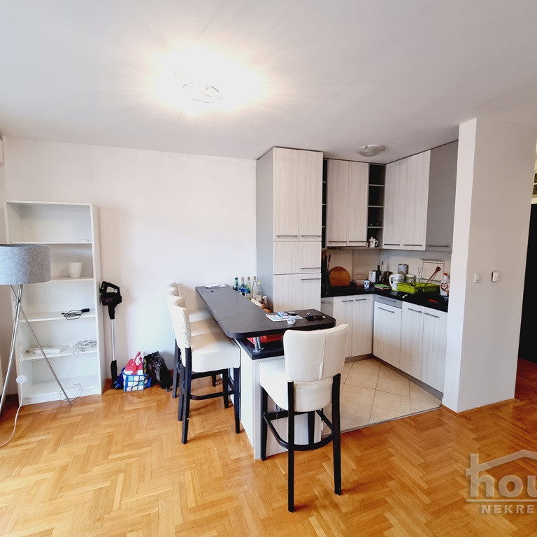 Stan Prodaja Novi Sad  80 m2