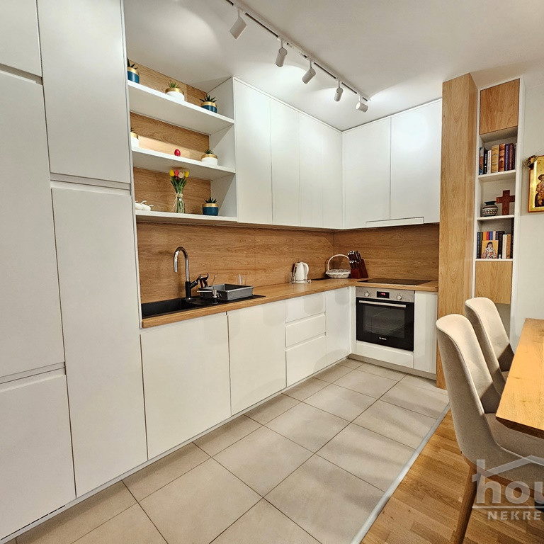 Troiposoban stan na prodaju, Nova Detelinara, Novi Sad, 111m², 4. sprat, 277.500 €