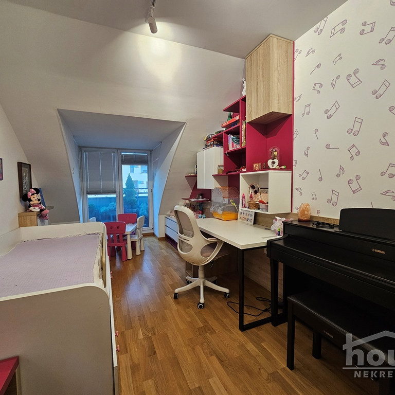 Troiposoban stan na prodaju, Nova Detelinara, Novi Sad, 111m², 4. sprat, 277.500 €