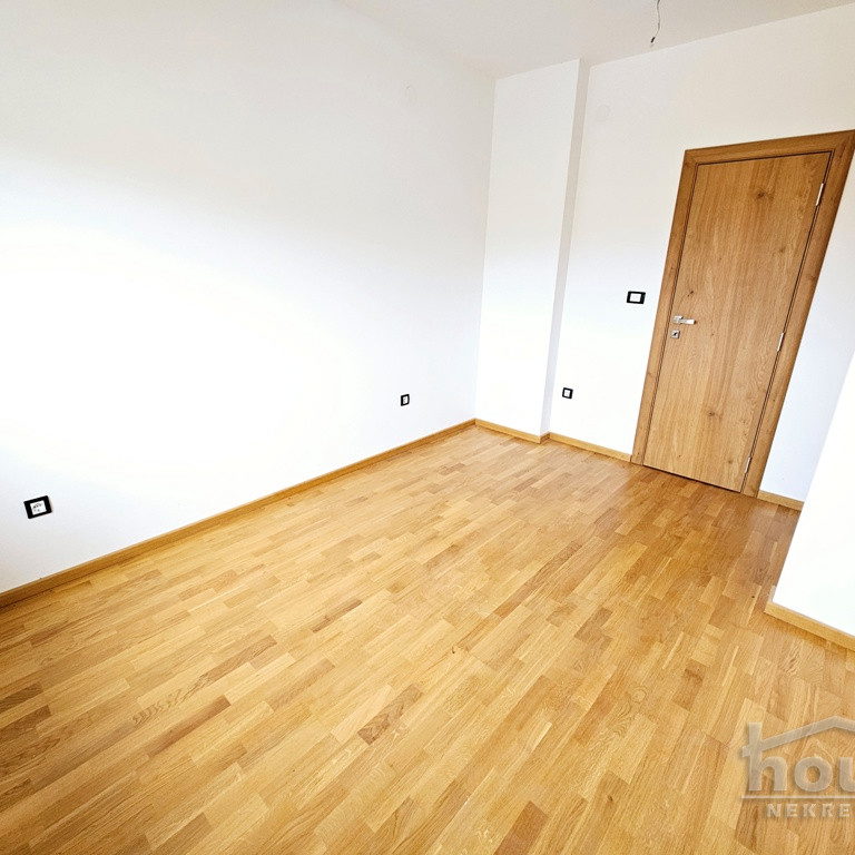 Troiposoban stan na prodaju, Sremska Kamenica, Novi Sad, 124m², 1. sprat, 272.800 €