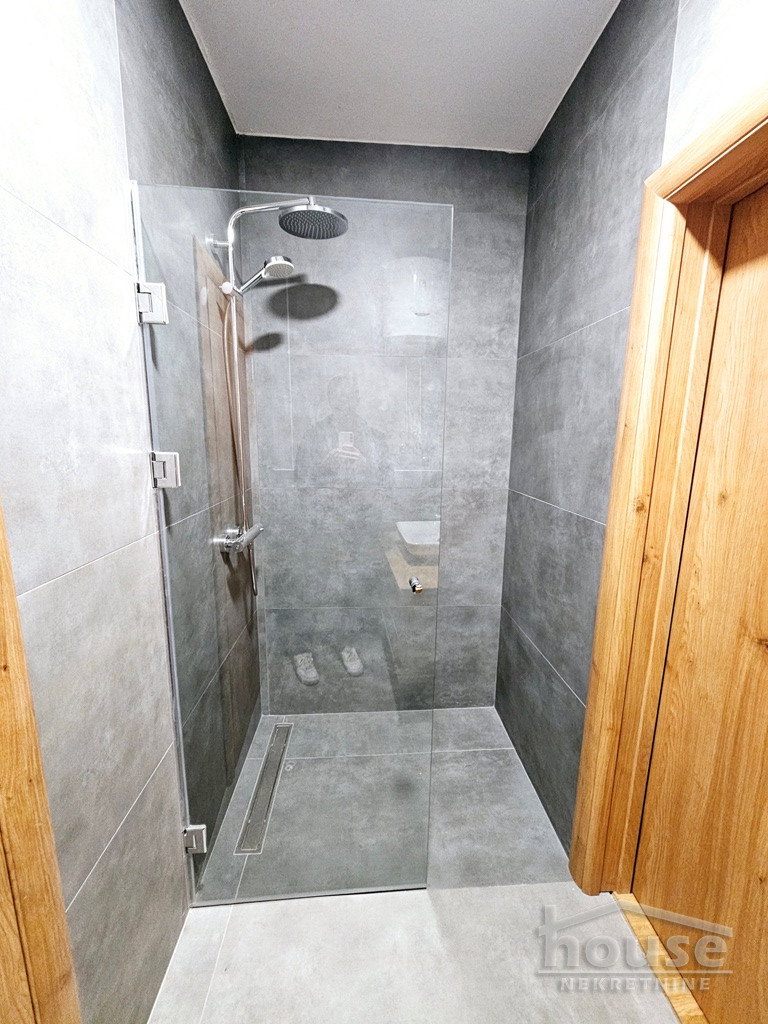 Troiposoban stan na prodaju, Sremska Kamenica, Novi Sad, 124m², 1. sprat, 272.800 €
