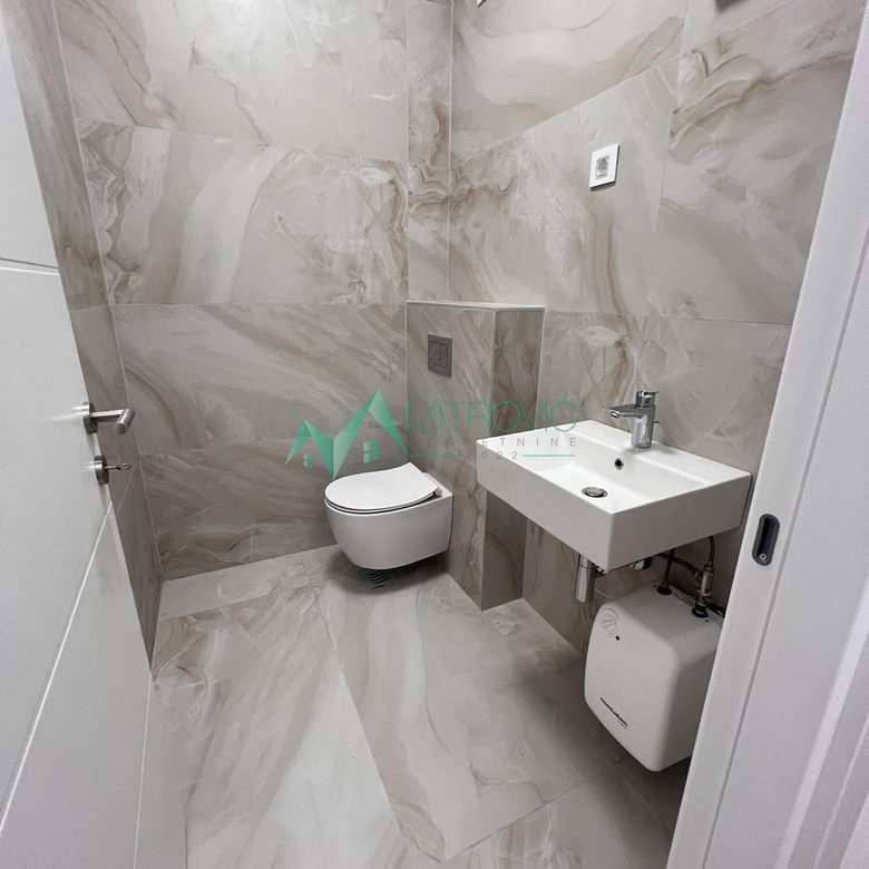 Troiposoban stan na prodaju, Salajka, Novi Sad, 123m², 304.060 €